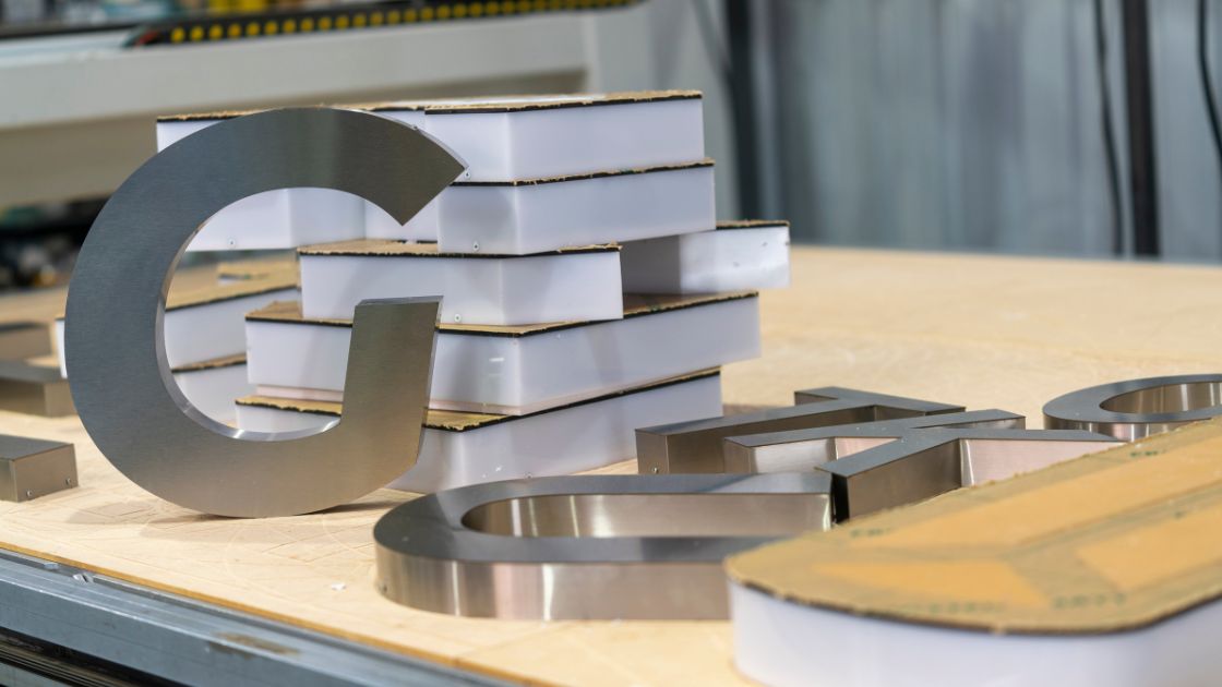 lighted channel letter signs for storefront business